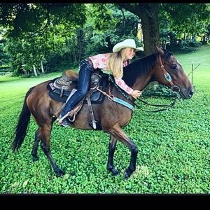 Meet your Posher, Hailey